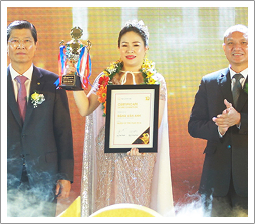 Hanwha Life Vietnam Holds 10th Anniversary Celebration and End of Fiscal Year Awards Ceremony