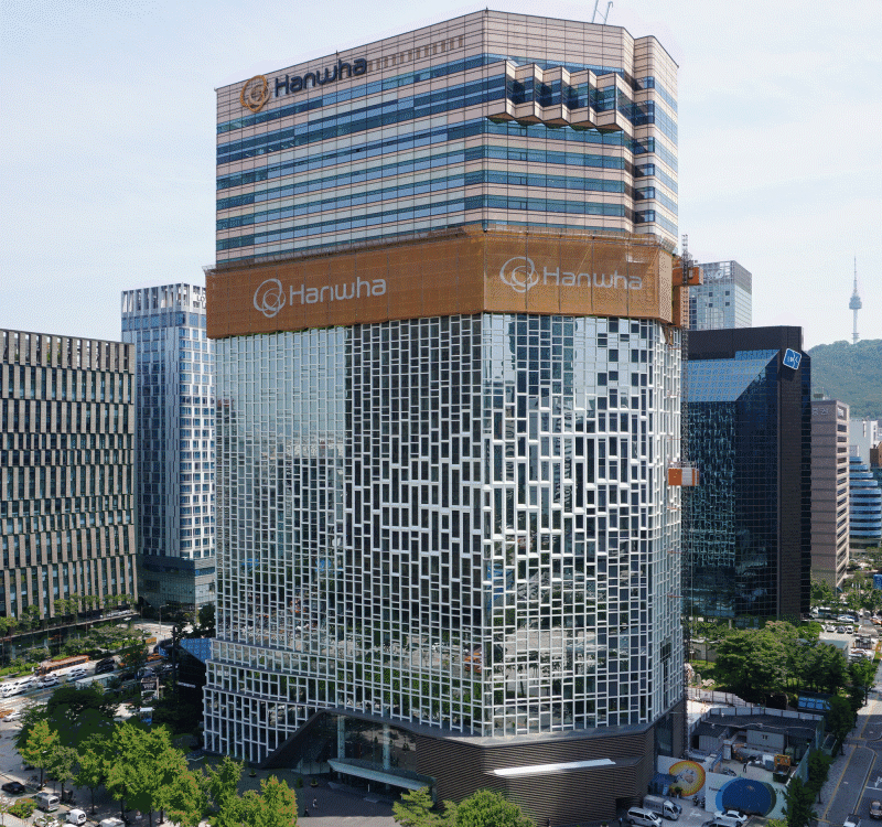 Stage 14 of Hanwha's HQ renovation which took place 3 to 4 floors at a time to be as efficient as the solar energy that inspired it
