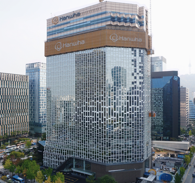 Stage 17 of Hanwha's HQ renovation which took place 3 to 4 floors at a time to be as efficient as the solar energy that inspired it