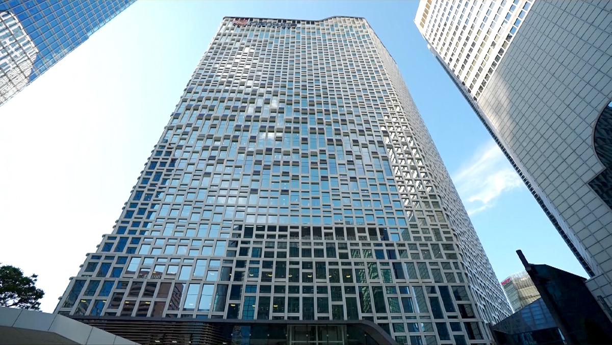 The exterior facade of Hanwha's renovated headquarters with a design that reflects the innovation of the company's solar panels