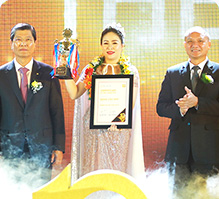 韩华生命保险公司举行进入越南市场十周年庆典暨年度颁奖典礼