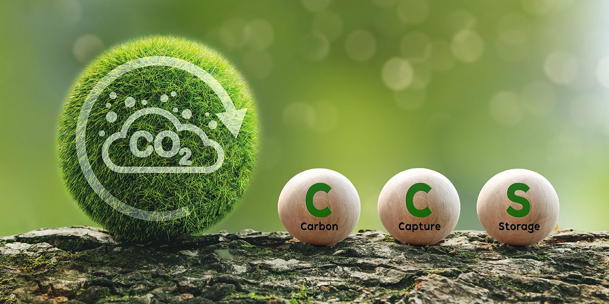 By using onboard carbon capture and storage systems on vessels, the shipping industry can steadily lower carbon emissions.