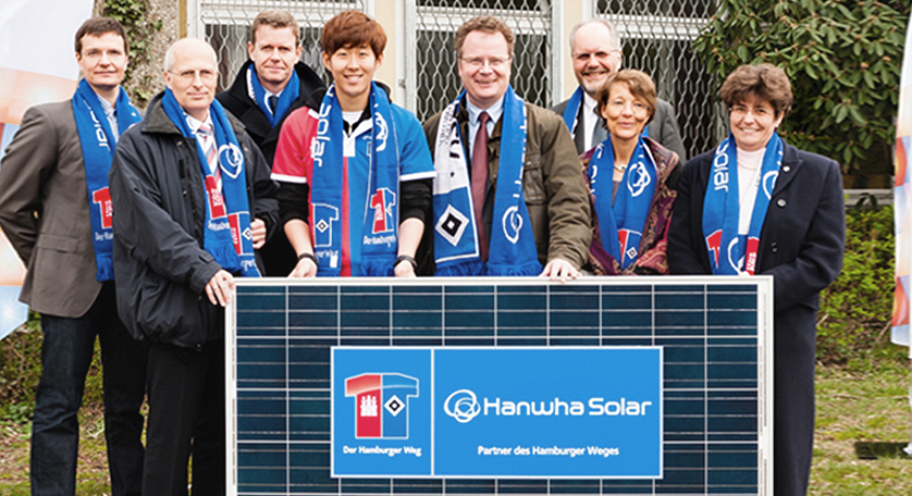 Installation of the photovoltaic system on the school's roof in 2012
- Hanwha helped to support the Osterbek High School with a photovoltaic system with estimated
annual delivery of 2000 kWh.
- Son Heung Min: Hanwha Corporate Social Responsibility Ambassador