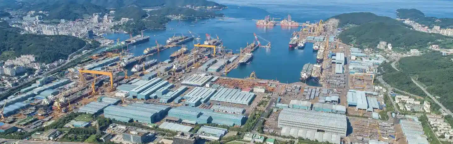 Hanwha Ocean produces high-quality ships at its fully automated shipyard in Geoje, South Korea. 