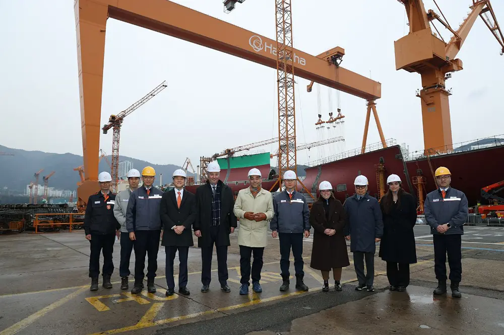 Quebec Minister Christopher Skeete and delegation members at Hanwha Ocean&rsquo;s Geoje shipyard.