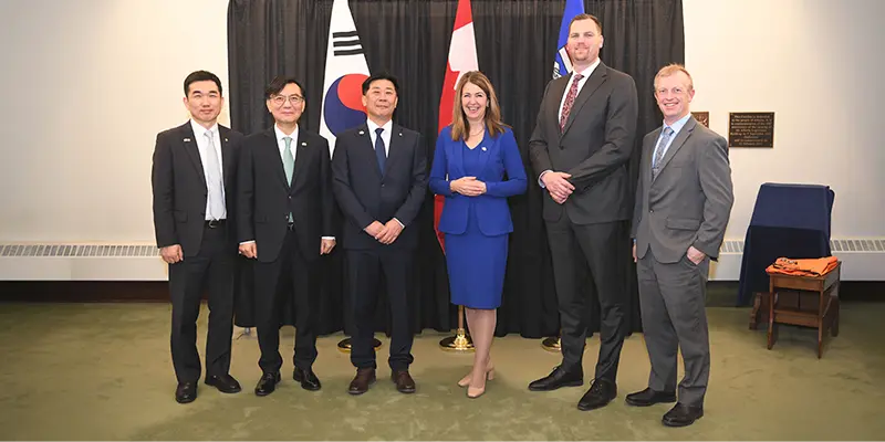 Hanwha Partners with Alberta to Expand Energy and Industry Cooperation - News Directory 3